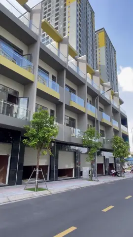 ✨ Bcons Uni Valley – Nhà phố “vàng” giữa lòng Dĩ An, cửa ngõ TP.HCM! ✨ 🏡 Nhà phố Bcons Uni Valley – nằm ngay trái tim đại đô thị Bcons City, vị trí đắc địa trên trục Đường Thống Nhất, P. Đông Hòa, TP. Dĩ An, Bình Dương. 📈 Cơ hội kép: ✔️ An cư đẳng cấp giữa không gian sống chuẩn mực. ✔️ Đầu tư sinh lời bền vững nhờ hạ tầng & quy hoạch đồng bộ. 💰 Giá chỉ từ 7.5 tỷ/căn cùng ưu đãi cực hấp dẫn: ✅ Thanh toán 30% – nhận nhà đón Tết ✅ Ngân hàng hỗ trợ 65% – lãi suất 0% trong 12 tháng ✅ Nhà phố 4 tầng hiện đại – tối ưu không gian xanh, tiện nghi trọn vẹn 🚀 Tiềm năng tăng giá vượt bậc: Dự báo nhân đôi trong 3 năm khi Bcons City đồng loạt phát triển trường học, TTTM, công viên, hạ tầng. 🔑 Số lượng giới hạn chỉ 90 căn – khan hiếm tạo nên giá trị bền lâu. 🌟 Chuỗi tiện ích liền kề: 🌳 Công viên – hồ cảnh quan 🏫 Trường học các cấp 🛍️ Trung tâm thương mại 🛣️ Kết nối nhanh về TP.HCM, Thủ Đức, Biên Hòa 👨‍👩‍👧‍👦 Cộng đồng dân cư văn minh – tiềm năng kinh doanh/cho thuê cao 💎 Bcons Uni Valley – lựa chọn hoàn hảo cho An cư – Đầu tư – Thịnh vượng tương lai.#xuhuongtiktok 