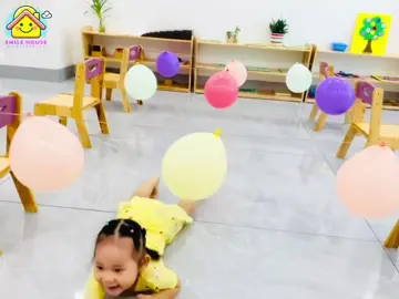 🏃‍♀️💪 Hoạt động “Bò qua chướng ngại vật” – thử thách nhỏ, niềm vui lớn!   🤩Các bạn nhỏ của chúng ta hôm nay đã có một buổi trải nghiệm thật sôi động khi cùng nhau bò qua những quả bóng, vượt qua chướng ngại vật và chạm đích trong tiếng cổ vũ vui nhộn. 🎉   🤩Hoạt động không chỉ giúp các bé rèn luyện thể lực, sự nhanh nhẹn và khéo léo, mà còn nuôi dưỡng ý chí vượt qua mọi thử thách.    🤩Ba mẹ hãy cùng xem sự háo hức và vui vẻ của các bé khi tham gia cùng các bạn nhé !  𝐌𝐀̂̀𝐌 𝐍𝐎𝐍 𝐒𝐌𝐈𝐋𝐄 𝐇𝐎𝐔𝐒𝐄 ☎️ Hotline: 𝟬𝟯𝟯𝟳.𝟲𝟵𝟲.𝟯𝟯𝟴 ♻️ Fanpage: https://www.facebook.com/smilehousekindergarten Địa chỉ: SN 72, Tổ 7, Khu 8, đường Lê Thái Tông, Cao Xanh, TP. Hạ Long, Quảng Ninh. #mamnonsmilehouse #HoạtĐộngThểChất #VượtChướngNgạiVật  #BéKhỏeBéVui  #MamNonHaLong