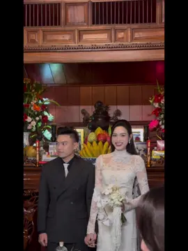 Cô dâu @Đỗ Thị Hà và chú rể Viết Vương đã có mặt tại quê nhà Quảng Bình để làm lễ gia tiên và chuẩn bị cho tiệc cưới chiều nay #DoThiHa