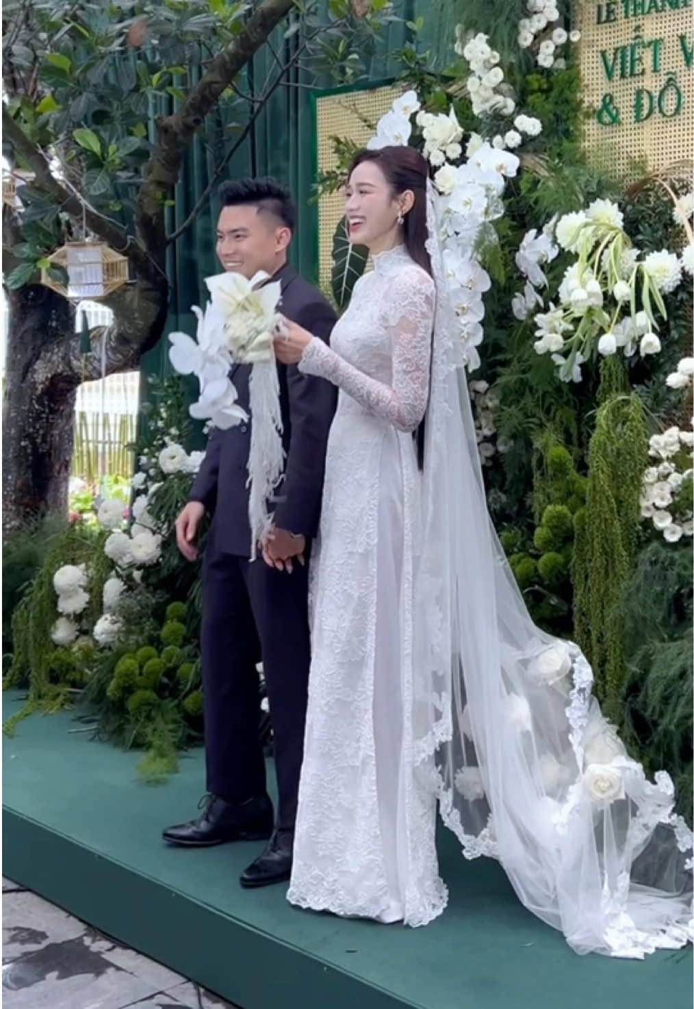 Họ hàng nhà trai tại quê nhà Quảng Bình chúc phúc cho đôi vợ chồng @Đỗ Thị Hà #dothiha