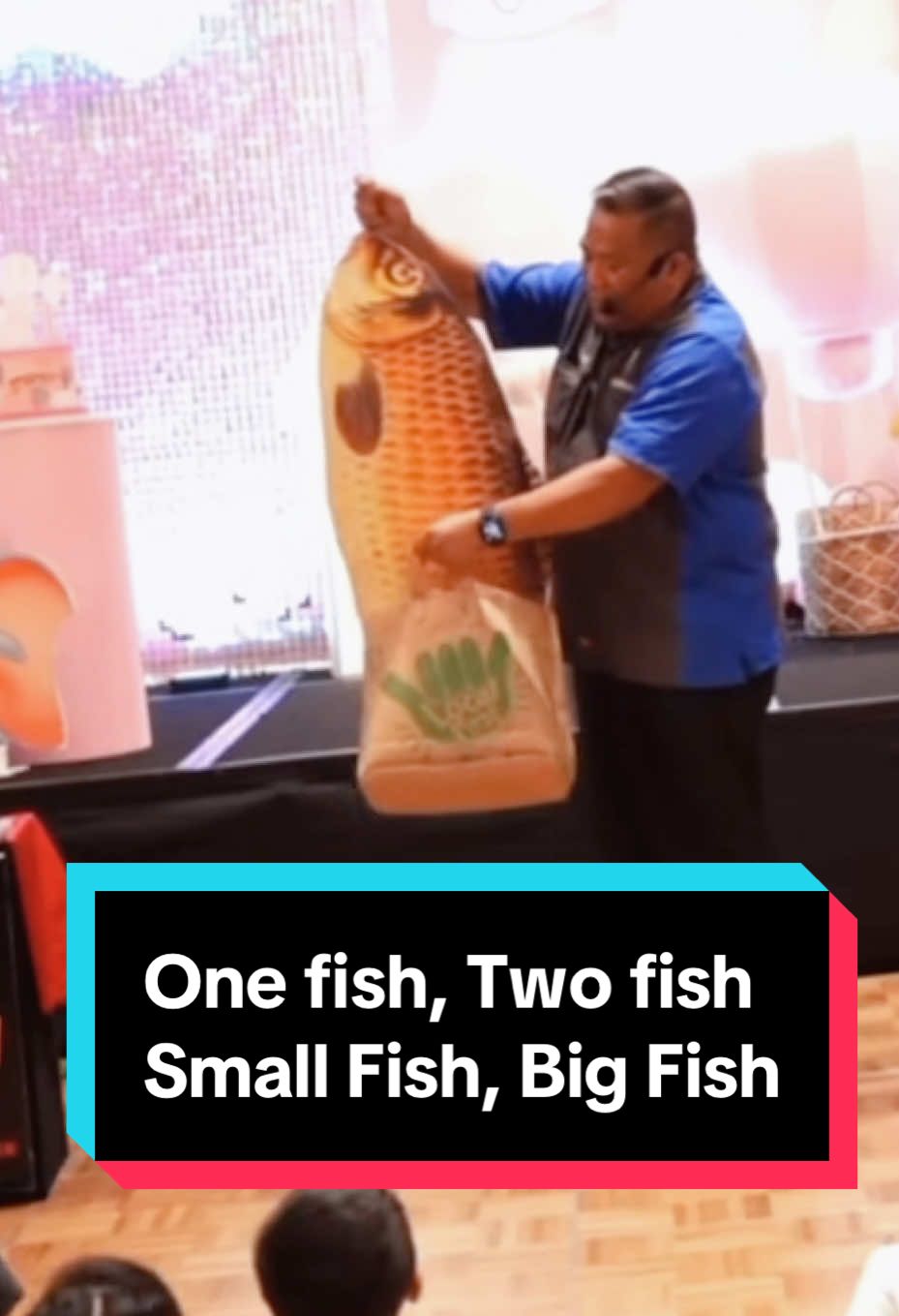 Magic fishes! #balloontwistershawaii #balloonandmagiccomedyshow #magic #foryoupage #fyp 