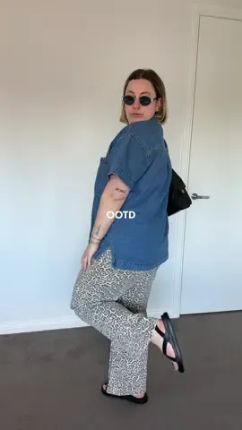 recreating my pinterest board as a size 16/18 girlie  shirt: @kmart australia  pants: @Dotti  shoes: @Betts Shoes  #pinterestoutfit #midsizefashion #plussizefashion #OOTD #getdressedwithme 