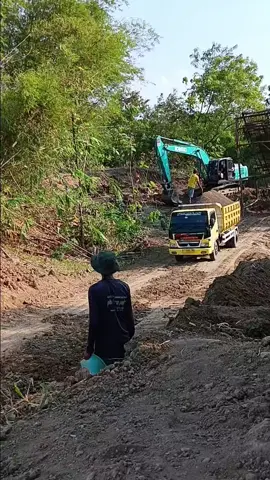 Tambang Punya Cerita... #fyp #kobelco_sk200 #cantermaniaindonesia #kulitambang #storytambang 