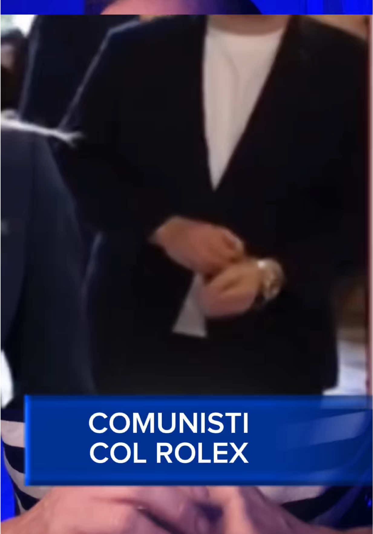In Francia un #comunista col #rolex si toglie l’orologio per andare a parlare contro i ricchi. Questa è la #sinistra in Europa!  A voi i commenti. #fratelliditalia #giorgiameloni 