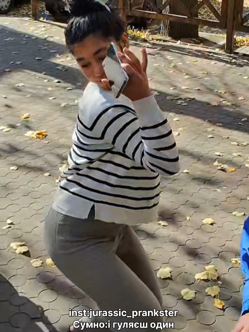 Тверк зараховуєм?😂ПІДПИШИСЬ ДЛЯ ПІДТРИМКИ❤️#reaction #prank 