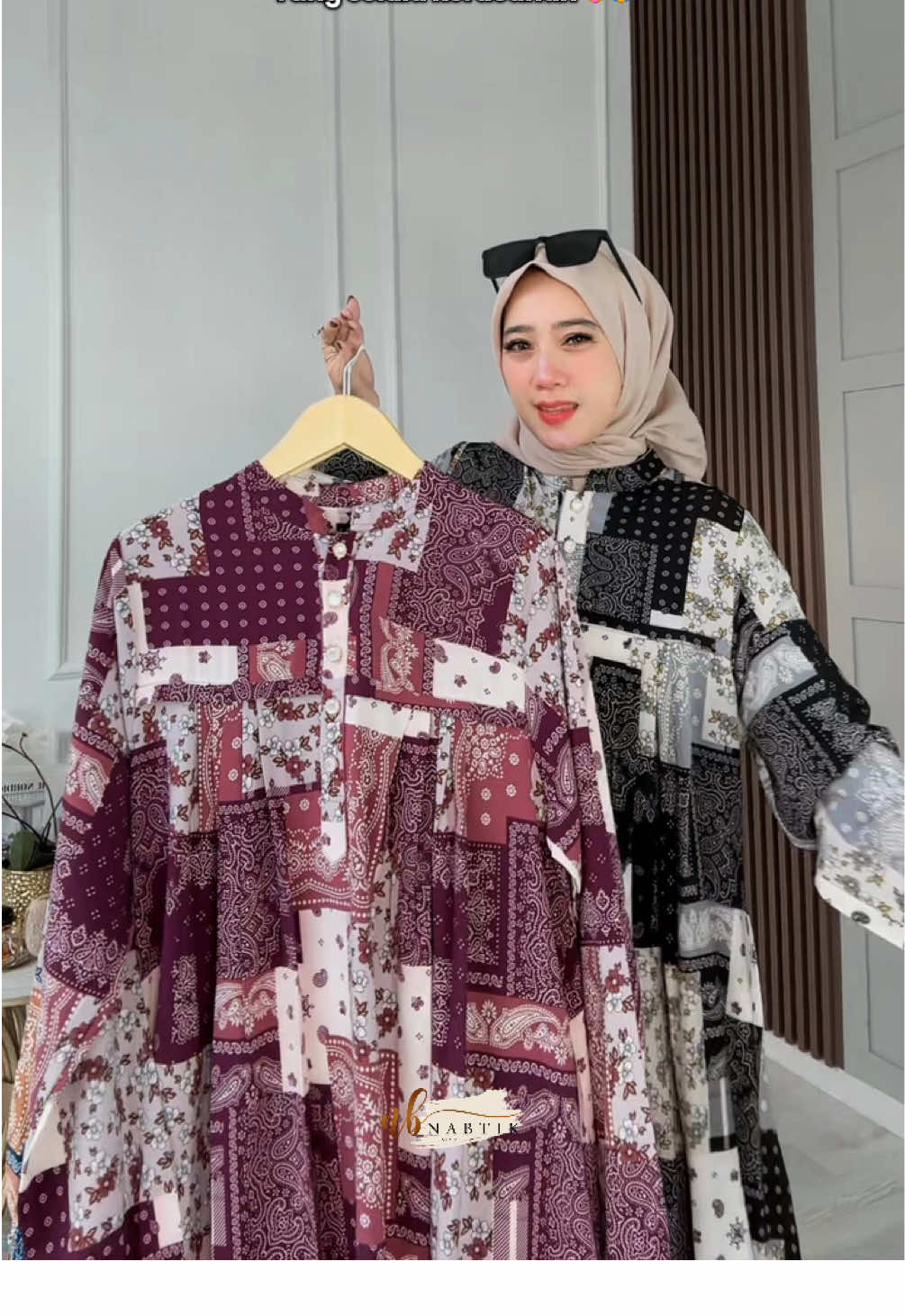 Yaa gimana soalnya gamis nya bagus bagus 😜😭 .. • • #nabtik #gamisterbaru #gamis #gamisjumbo #gamismotif 