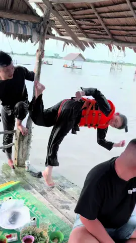 con gái cốt con khỉ 