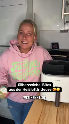 🧅✨ Knusprige Silberzwiebel-Bites aus der Heißluftfritteuse *Werbung wegen Markeninhalt / Verlinkung @COSORI 🧡  🥣 Zutaten: 1 Glas Silberzwiebeln (abgetropft) 1 gehäuften Teelöffel Speisestärke oder Mehl  1 TL Paprikapulver (edelsüß) Pfeffer oder andere Gewürze nach Geschmack 🧂 Etwas Öl 🫧 (Optional: 1 TL Honig oder Ahornsirup für süß-herzhaften Crunch 🍯) 🔥 Zubereitung: 1️⃣ Silberzwiebeln gut abtropfen lassen & trocken tupfen. 2️⃣ In einer Schüssel mit Gewürzen und Speisestärke mischen. 3️⃣ Leicht mit Öl besprühen oder beträufeln. 4️⃣ Ab in die Heißluftfritteuse bei 190 °C auf Airfry ca. 10 Minuten / zwischendurch einmal schütteln! 5️⃣ Optional: Nach dem Frittieren mit etwas Honig glasieren für den extra Kick 🤤 #airfryer #heißluftfritteuse #myhlf❤️ #rezept #cosori 