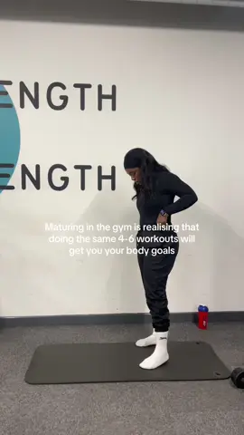 Maturity in the gym = mastering the basics! Once you find what works, stick with it and watch your body transform #GymTok #fitnesstip #fitnessmotivaton #core #gymtips 