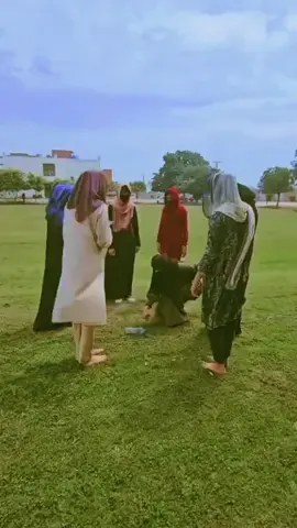 Play with besties 🫂🥀 . . . #engoylife #pieceofmyheart #justchill #meribestie #janam🤭🥂 