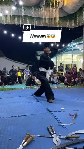 Permainan celurit matniri memang beda klok master 😊 #fyp #silat #sesepuh #pencak #aslimadura 