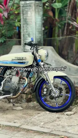 wayae jieee👋🏻 #ngawi24jam #gl100 #yamaho #dostitanium #fyp 