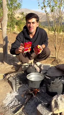 😍میخوای نودالیت‌هات خمیری نشه اینجوری درستش کن 🙌😍  ❤️جاتون خالی خانواده 🙌❤️  🌱مواد لازم:  🌱نودالیت   🌱سویا  🌱پیاز  🌱رب گوجه  🌱زردچوبه  🌱چاشنی خود نودالیت (دیگه نیاز حتی به نمک هم نداره چون چاشنی خود نودالیته عالیه 🙌😍  ❤️