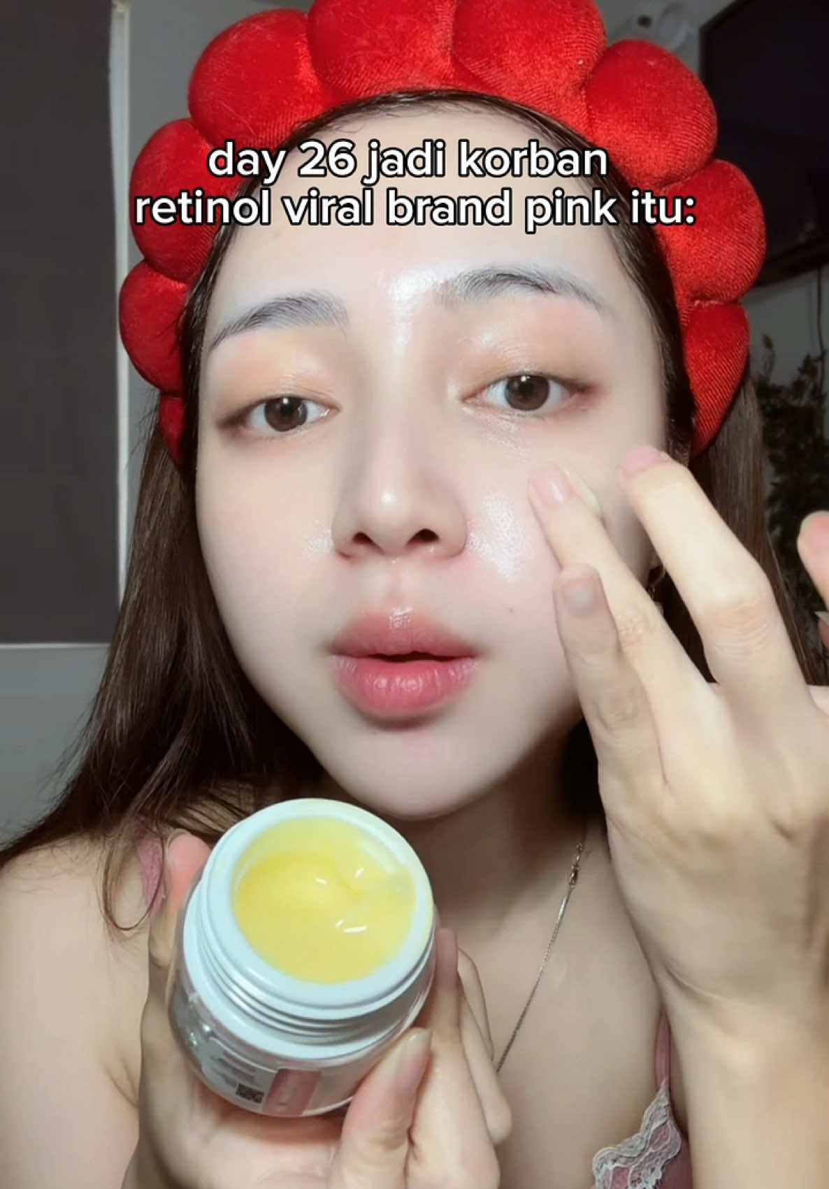 korban retinol brand pinkk, aduhh pucing bagus bgttt😭🤏🏻  #BeautyTok #skincare #GlowUp #clearskin #retinol 