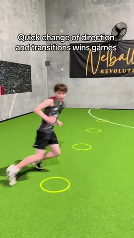 Being able to change direction and transition back effectively can be a game changer. With a quick takeoff, fast footwork and sharp hip switch this drill helps to builds the speed, agility, and body control every netballer needs  🔥 #netball #netballers #netballfamily #netballcoaching #netballtraining #netballdrills #coach #train #trainhard #training #coaching #oneonone #netballcoach #Preseason #workhard #newskills #teamgirls #jointherevolution #netballskills #warmups #trainwithus #netballrevolutionhq #netrevhq