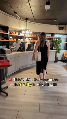 @awiwigrill_chickenuni is bringing the #viral korean ramyun!  This is how it works ($5) 1. Pick a tray 2. Pick your ramen (or noodles) 3. Pick your toppings (plenty options!) 4. Follow the instructions in the machine and thats it!  They also have a delicious #koreanfriedchicken🍗 with unique flavors and spices’ my favorite of course was the truffle parmesan  Upstairs you can also find @kayakcafehi offering a $10 pepperoni pizza and they also have other food menu items too! They are famous for their breakfast and brunch options but they are also open for dinner!  Parking is validated for up to 2 hours  Find them at 1910 Ala Moana blvd 