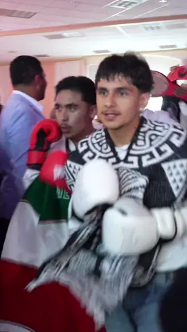 Donde hay orgullo, hay honor. Donde hay honor, vive México. Con la patria en el alma y el honor en la sangre, levantamos el nombre de México con cada paso. Viva México!