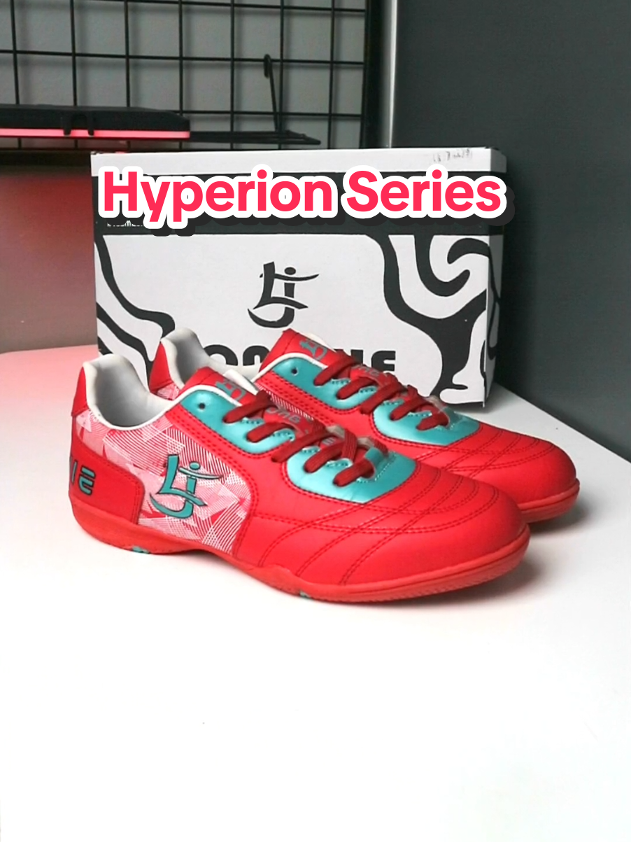 merah menyala hyperion series jadi bukti semangat lo di lapangan 😎 #LongJieOfficial #SepatuFutsal #sepatubolalokal #sepatubolaoriginal #futsalindonesia 