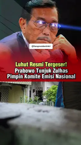Peta kekuasaan di lingkar kebijakan lingkungan nasional bergeser. Presiden Prabowo Subianto resmi mencabut Perpres Nomor 98 Tahun 2021 yang sebelumnya menempatkan Luhut Binsar Pandjaitan sebagai Ketua Komite Pengarah Pengendalian Emisi Nasional. Kini, posisi strategis itu diambil alih oleh Zulkifli Hasan, Menteri Koordinator Bidang Pangan, melalui Perpres Nomor 110 Tahun 2025 yang diteken pada 10 Oktober 2025. Selain Zulhas, dua nama besar turut memperkuat struktur baru: Airlangga Hartarto sebagai Wakil Ketua I dan Agus Harimurti Yudhoyono sebagai Wakil Ketua II. Komite ini akan memimpin arah kebijakan pengendalian emisi gas rumah kaca (GRK) dan penyelenggaraan Nilai Ekonomi Karbon (NEK) lintas kementerian. Dengan perubahan ini, era dominasi Kemenko Marves dalam kebijakan iklim resmi berakhir di pemerintahan Prabowo.