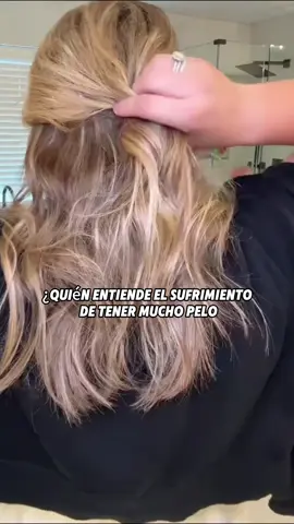 La horquilla no se caerá sin importar cómo la sacudas, es moderna y generosa, puedes apoyarte en ella y acostarte sin dañar tu cabello✨✨💕 #horquilla#hairclip#hair#LifeHack#tiktokmademebuyit#fyppp  