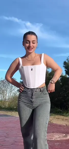 Keşfete düştük hop diyee#keşfetteyizzz #şevvalyıldız #şevvalın 