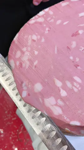 Non serve un’occasione speciale: basta una fetta di mortadella per rendere tutto più buono. www.paciottisalumeria.it 📍Via Marcantonio Bragadin, 51/53 - Roma Tel. 06.39733646 #paciottistefano #paciottisalumeria #mortadella #mortadellanegrini 