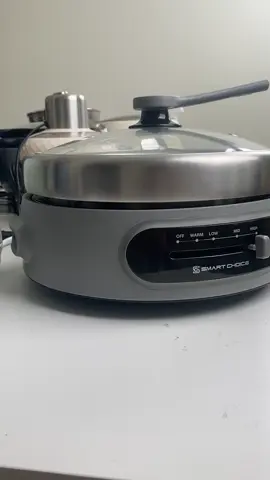 🔥 Nồi Lẩu Nướng Điện Đa Năng SmartChoice SCG-LND002 – 4L – 1300W 🔥 Trải nghiệm 2 trong 1 – Lẩu & Nướng cùng lúc chỉ với một chiếc nồi nhỏ gọn, tiện lợi và sang trọng! ✨ Đặc điểm nổi bật: Dung tích 4L – nấu thoải mái cho cả gia đình Chất liệu inox 304 cao cấp, an toàn tuyệt đối cho sức khoẻ Mặt nướng chống dính hai lớp, dễ vệ sinh – không lo cháy khét Thanh trượt điều chỉnh nhiệt độ linh hoạt – nấu gì cũng chuẩn vị Nắp kính cường lực trong suốt – quan sát dễ dàng Thiết kế nhỏ gọn, màu sắc hiện đại (xám ghi – xanh navy), phù hợp mọi không gian bếp 💡 Tiện lợi: Lẩu – nướng – hầm – xào – chiên, tất cả chỉ với một thiết bị duy nhất! Phù hợp cho gia đình, ký túc xá, tiệc cuối tuần hay văn phòng nhỏ. 📦 Thông số: Model: SCG-LND002 | Công suất: 1300W–1500W | Dung tích: 4L | Trọng lượng: 3.37kg 👉 Đặt hàng ngay hôm nay để nhận ưu đãi đặc biệt & bảo hành chính hãng từ SmartChoice – Thương hiệu gia dụng Việt hiện đại, tiện nghi cho mọi nhà! #SmartChoice #noilaunuong #noilaunuongdien #noinuonglau