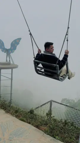 Buwis buhay talaga sa duyan na to. Iykyk. 😂 #fyp #foryou #vietnam 