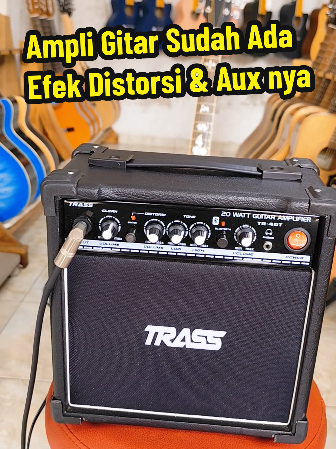 Ampli gitar original yang sudah menggunakan dual channel ada clean dan distorsi bahkan support aux bluetooth juga lho harganya ??? coba cek keranjang kuning 