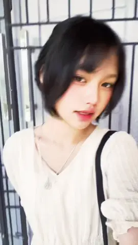 “pernah kau bayangkan jika kita menikah?”