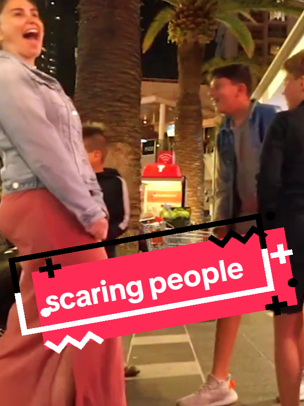 #fypシ゚ #fannyvideo #scareprank #videosengracados2024 #statueprank 