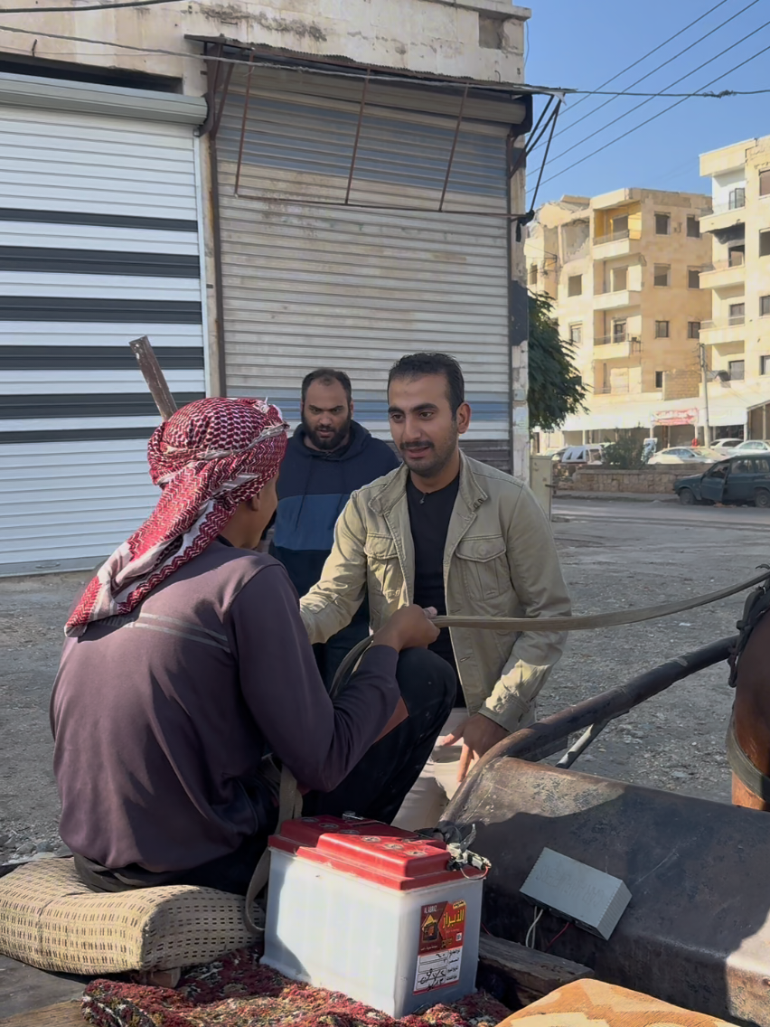 اخوي الكبير ضربني 😡😭