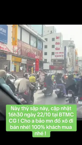 Theo ghi nhận trên phố Trần Nhân Tông (Hà Nội), đầu giờ sáng nay, ngay từ khi giá vàng trong nước còn chưa kịp điều chỉnh, nhiều người đã vội vã mang vàng đi bán do nhận thấy giá thế giới giảm sâu và còn nguy cơ giảm nữa. Mang 10 chỉ vàng nhẫn đi bán, anh Nguyễn Văn Dinh (phường Hà Đông) cho biết số vàng này được anh mua gom từ nhiều người trong khoảng 3, 4 ngày qua, với giá 16,2 - 16,5 triệu đồng/chỉ để ''lướt sóng