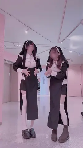 このコスプレ可愛いのにトイレ行く時一旦全裸にならないといけないのしぬ#ハロウィン #ハロウィン仮装 #シスター #halloween 