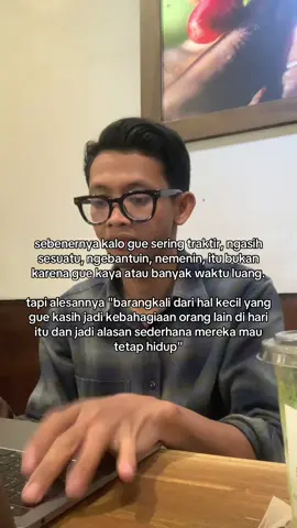 teruntuk semua orang baik yang aku temui dan semua orang yang ada disekitarku 'hidup lebih lama yaa, bahagia selalu'