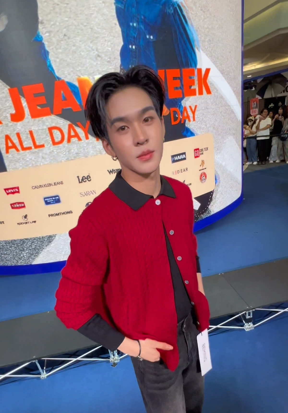 อู่อู๋ #auautnp ที่งาน #RobinsonSuperJeansWeek2025   #RobinsonSuperJeansWeek #RobinsonDepartmentstore @auautnp 