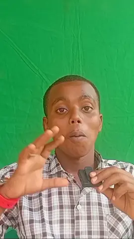 badlan ii soo follow kareey si aan Ugaarno 1K follows#