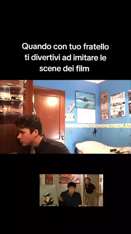 Quando con tuo fratello ti divertivi ad imitare le scene dei film #christiandesica #filmdinatale #cinepanettone #cinema #imitazione 