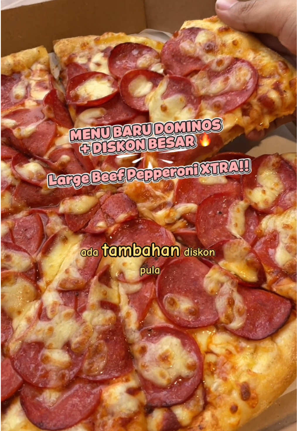 Pizza SULTAN dari dominos 😎🔥 Beef Pepperoni XTRA 🍕,  Xtra pizza nya Xtra diskonnya ‼️ mau hemat ?? pesen dulu lewat tag lokasi baru tuker vouchernya 👌🏻✨ #juarajajanoct #promoseruweekend #realwayxdominospizza #jelajahhepi #promomakangajian @realwaymediaindonesia 