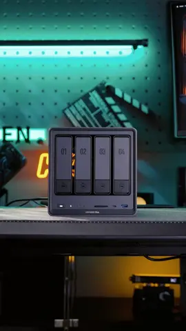 💽 Big data? Big solution! With up to 136TB storage, lightning-fast 10GbE network port, and compatibility with the third-party hard drives like WD, Seagate, Toshiba, the UGREEN NASync DXP4800 Plus handles all your data effortlessly. Link in bio🛒 #UGREENUK #UGREENNAS #techtok #data #computer 