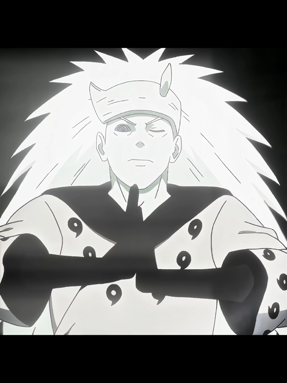 قال أيش ساكورا بتشتت مادارا 😹☝🏻 #madara #madarauchiha #مادارا #narutoshippuden #madaraedit 