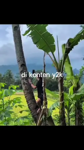 baru nyadar kalo stories nya mas kaka sama konten nya y2k sama 😭😭 izin mass @kakaaaaadut  #kakay2k #y2kcreew #xzyabc #bismillahfyp #moots 