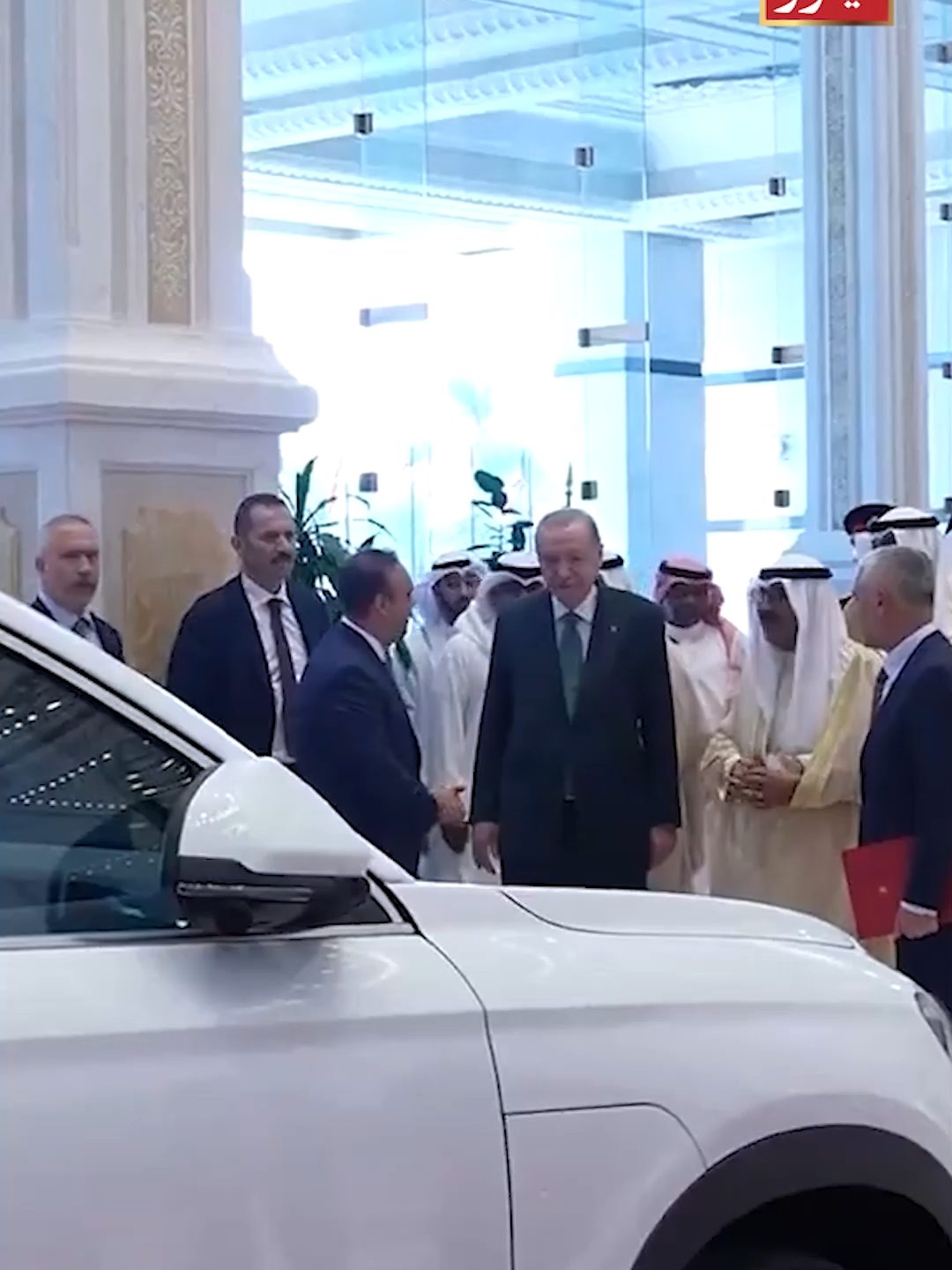 Erdogan gifted a Turkish national electric car TOGG to Kuwait Emir Mishal al-Ahmed al-Jaber al-Sabah during a visit to Kuwait #ARYNews