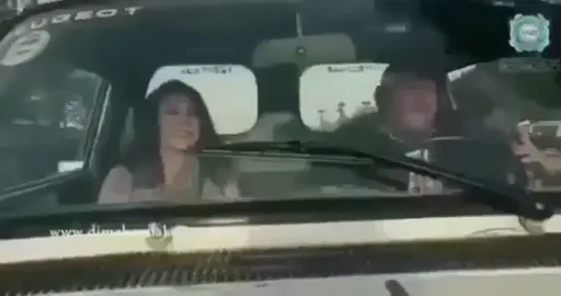 * شبرين الجنة * يل مو يمّي وبعدك يمّي ... خمر الله الما ينمل منّه . وآنت هناك الليله آمعيّد ، وشموعك تبجي آمن الفرحه ... وتنكَّط ليلو آعلى الحنّه ، آنا الليله ، الليله آركَص ويّ آخيالك ، أعصر غيم عيوني بكاسي ... وبصحتك أشرب وآتغنّه . بس آخيالك وانا مكيّف ، وشْويْ آشويْ منّه آتدنّه ، بلجي بلمسة اِيد آتحنّه . بس آخيالك ، ومكيّف جنّي آبباب الله ... وشبرين آتذبني آعلى الجنّه . ليل مشذّر من دموعي ، وانا وجم حوريّه بروحي ... خلّينا آزواكَه لصينيتك ... دمعه وشمعه وياس وحنّه ... وآصبع من دم عيني آمحنّه ، بلجي آعبر شبرين الجنه ، #عبدالکریم_ألقصاب#fyp 