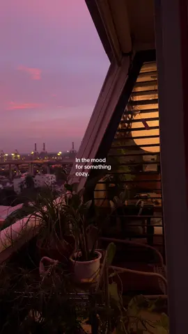 Cozy feels, just because. 𓇼 𓂃 𓈒𓏸𓆝 ⋆. #Home #cozyhome #creatorsearchinsights #aesthetic #mood 