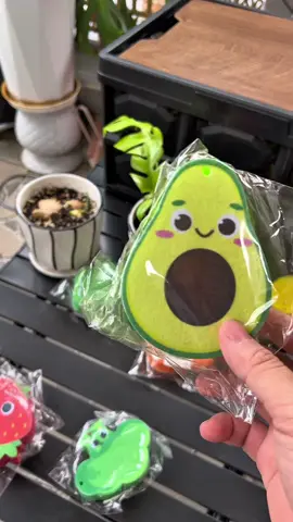 Tạo bọt tốt , 2 mặt lau chùi những vết bẩn cúng đầu , cute thì miễn bàn #tomobox77 #tomobox #botbienruachen#miếngrửachén #bọtbiểnrửachén