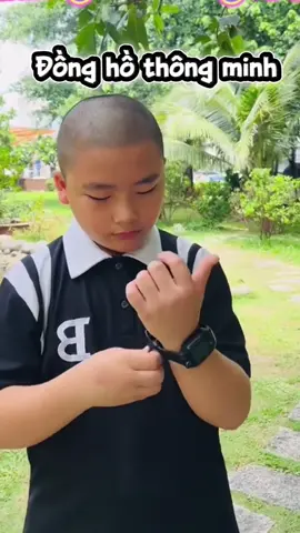Đồng hồ thông minh Kidsplus có thể nghe, gọi, nhắn tin 2 chiều, gọi video, định vị theo thời gian thực... Ba mẹ tham khảo cho con nha #dongho #donghothongminh #donghodinhvi #donghotreem #chuyennhasurot 