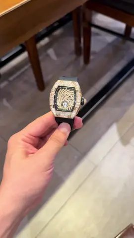 Màu này cũng đẹp anh em nhỉ ⌚️💎 Lấp lánh dễ đeo dễ phối đồ #dongho #xuhuong #phudongho #watch #phugialuxury 