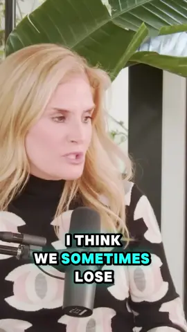 Khloe Kardashian on Surrogacy, Dating, and Taking the Time to Heal #podcast #khloekardashian #fyp #ConSantanderConecto 