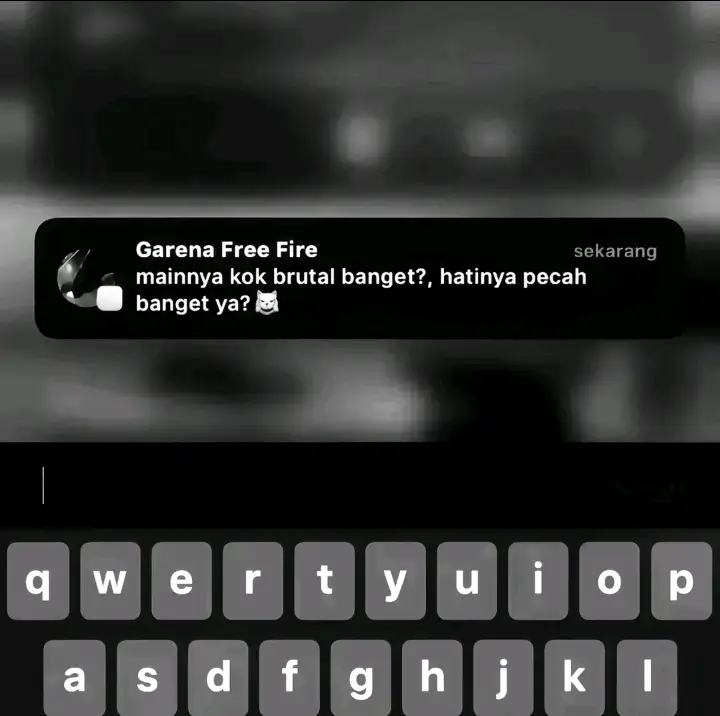 🐔Resep Ayam Goreng Gurih Bahan Utama: 1 ekor ayam, potong 10-12 bagian 1 sdm air jeruk nipis (opsional, untuk menghilangkan bau amis) 500 ml air (untuk merebus) Minyak goreng secukupnya (untuk menggoreng) Bumbu Halus: 6 siung bawang putih ◆8 butir bawang merah 4 butir kemiri, sangrai 1 sdt ketumbar 1 sdt merica butir 2 ruas kunyit (bakar agar lebih wangi) 2 ruas jahe 2 ruas lengkuas Bumbu Tambahan: 2 lembar daun salam 2 lembar daun jeruk 1 batang serai, memarkan Garam secukupnya Kaldu bubuk/penyedap (opsional) Cara Membuat: 1. Bersihkan ayam. Cuci ayam, lumuri dengan air jeruk nipis dan sedikit garam. Diamkan 10 menit, bilas bersih. 2. Tumis bumbu. Haluskan semua bumbu halus. Tumis bumbu halus bersama daun salam, daun jeruk, dan serai sampai harum. 3. Ungkep ayam. Masukkan ayam ke dalam tumisan bumbu, aduk rata. Tambahkan air hingga ayam hampir terendam. Masukkan garam dan penyedap sesuai selera. Masak dengan api sedang hingga air menyusut dan ayam empuk (sekitar 30-40 menit). 4. Goreng ayam. Panaskan minyak cukup banyak. Goreng ayam hingga kuning kecokelatan dan kulitnya garing. Jangan terlalu lama agar tidak kering. 5. Sajikan. Sajikan dengan sambal, lalapan, atau nasi hangat. #justconten#mobilelegends #foryou 